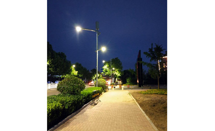 华体这两款吃瓜91
路灯亮相青岛，为2018上合组织峰会献礼